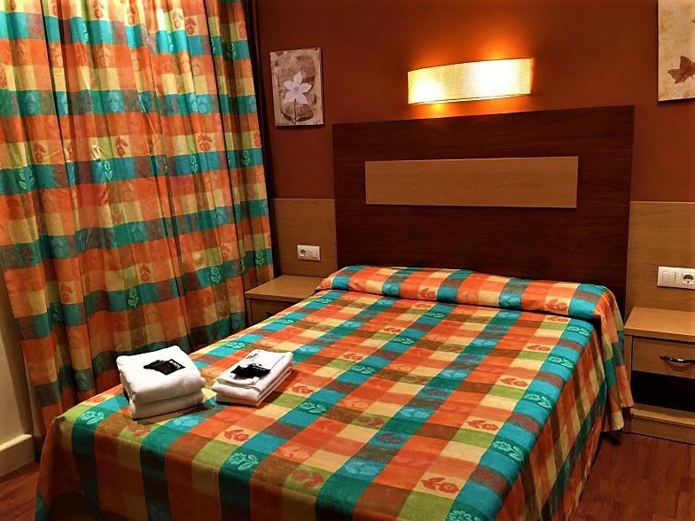 Hotel La Fonda Dels Pirineus Macanet De Cabrenys Luaran gambar