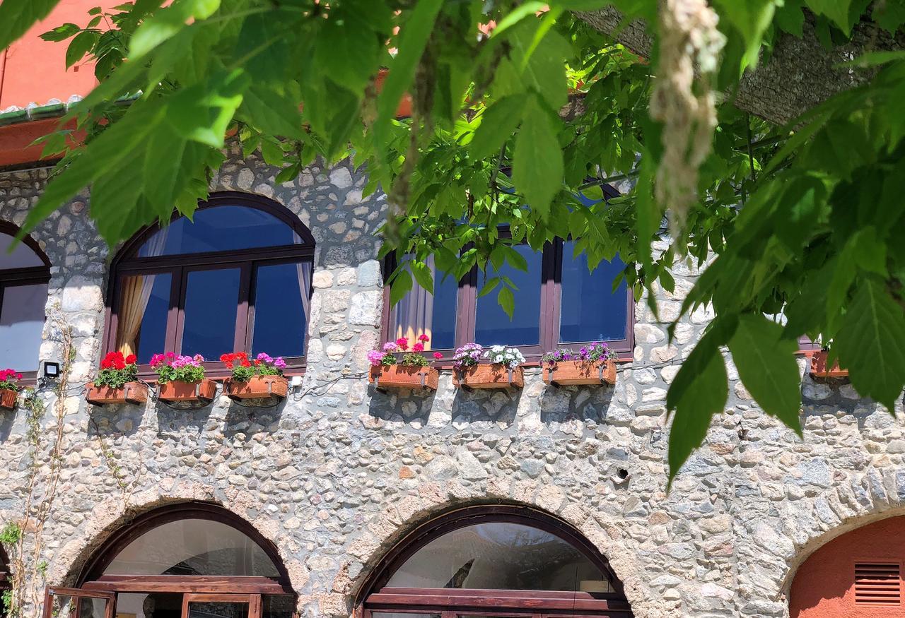 Hotel La Fonda Dels Pirineus Macanet De Cabrenys Luaran gambar